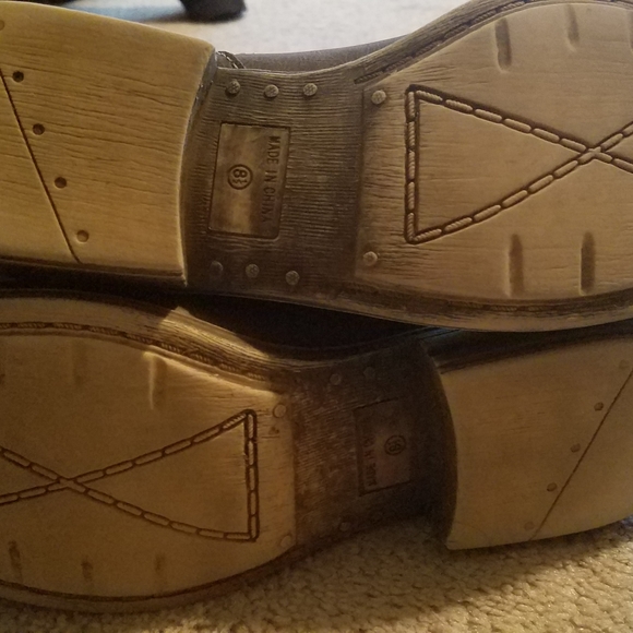 boots - Picture 5 of 6